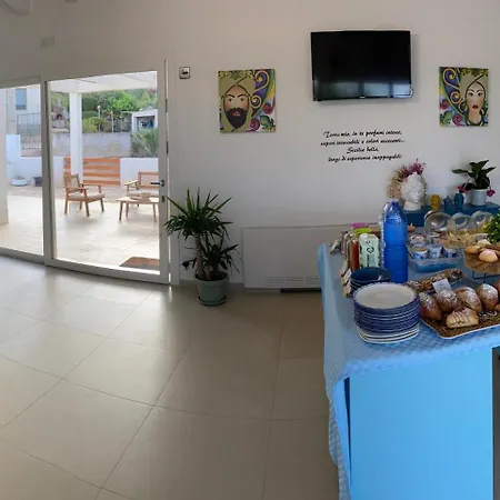 Couette-café Sicilia In Versi
