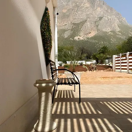 Bed & Breakfast Sicilia In Versi 3*