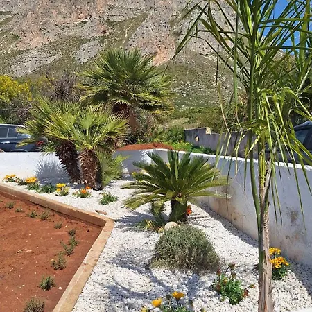 Sicilia In Versi *